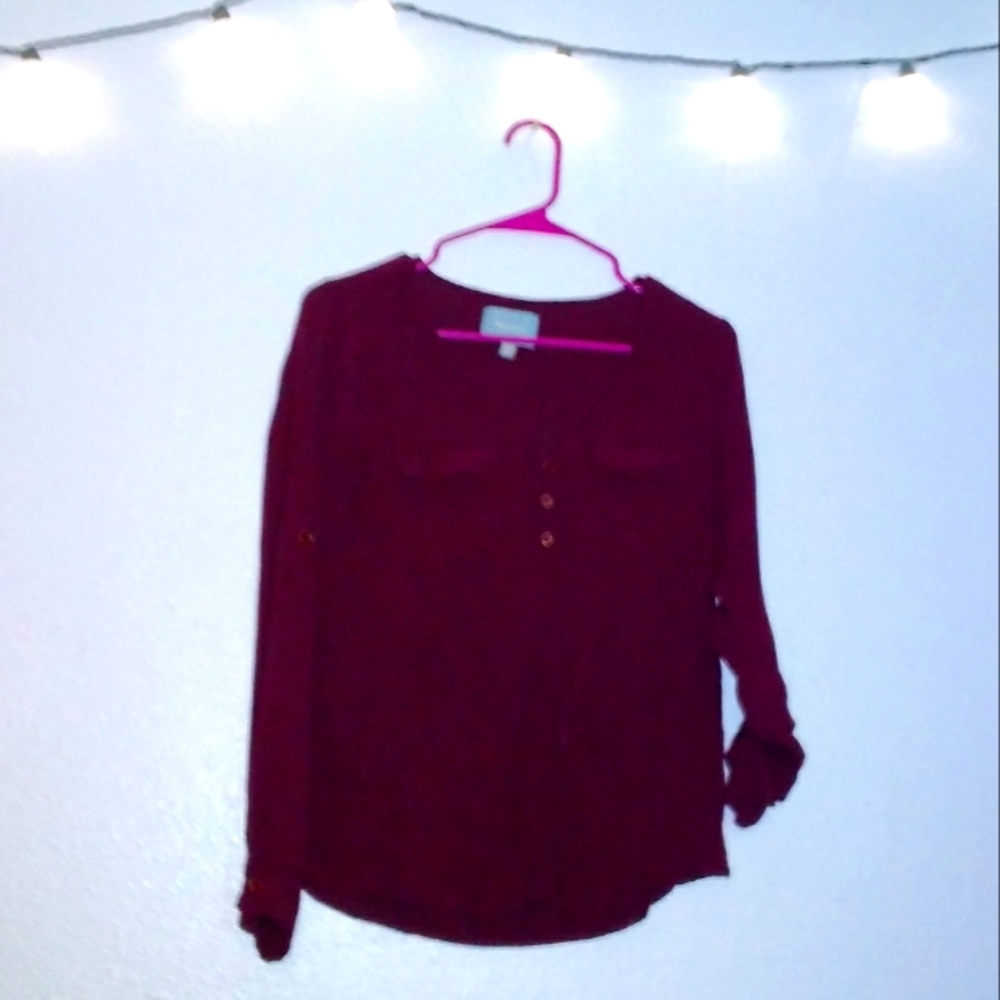 Skies Are Blue Top With Adjustable Sleeves And Pockets